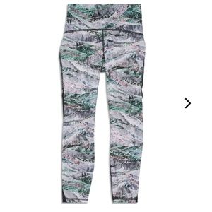 Lululemon Cropped Leggings‎ Size 4